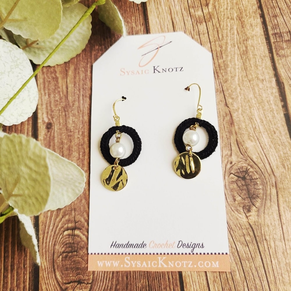 Black Circle with Pearl Earrings-2